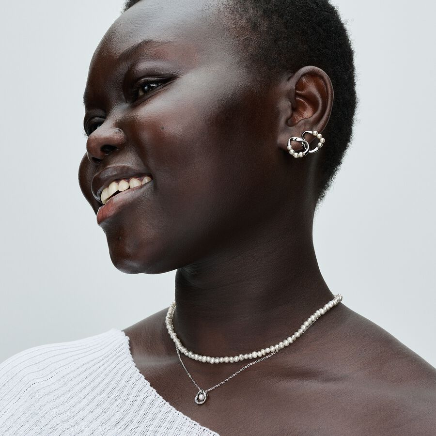 Colar de pérolas de cultura de água doce tratadas e círculo pavé com forma orgânica