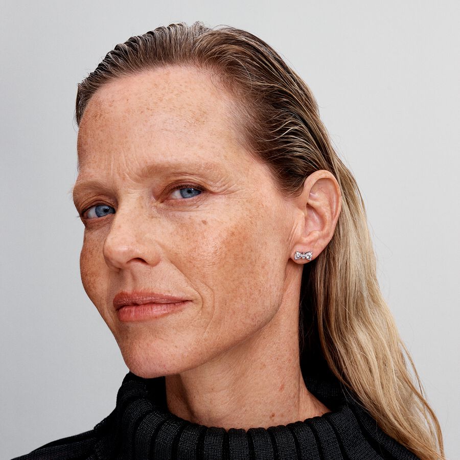 Brincos Espigão Laço Brilhante