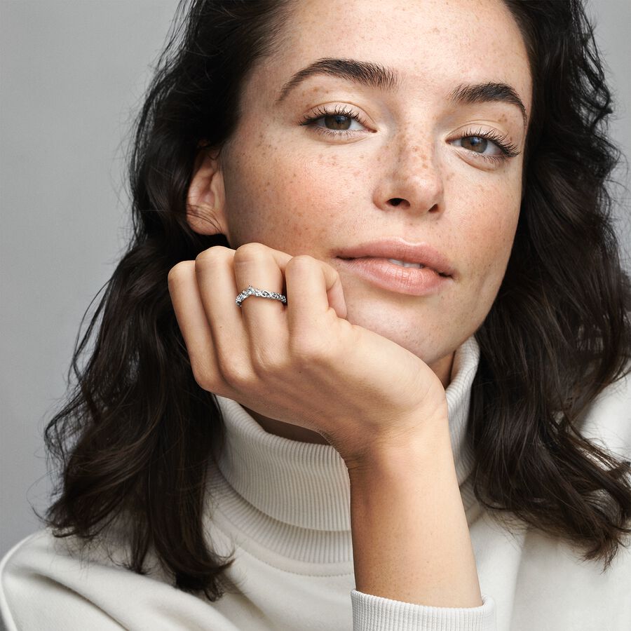 Anel Regal Swirl Tiara