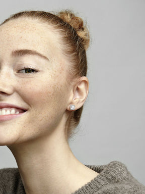 Brincos Espigão Halo Brilhante Prata