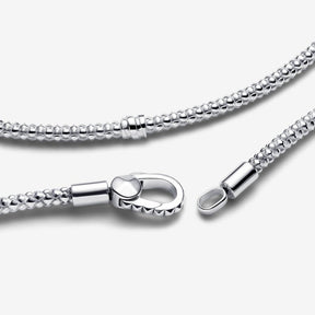 Pulseira de Corrente e Fecho com Tachas