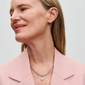 Conta Pendente Rosa Branca em Flor