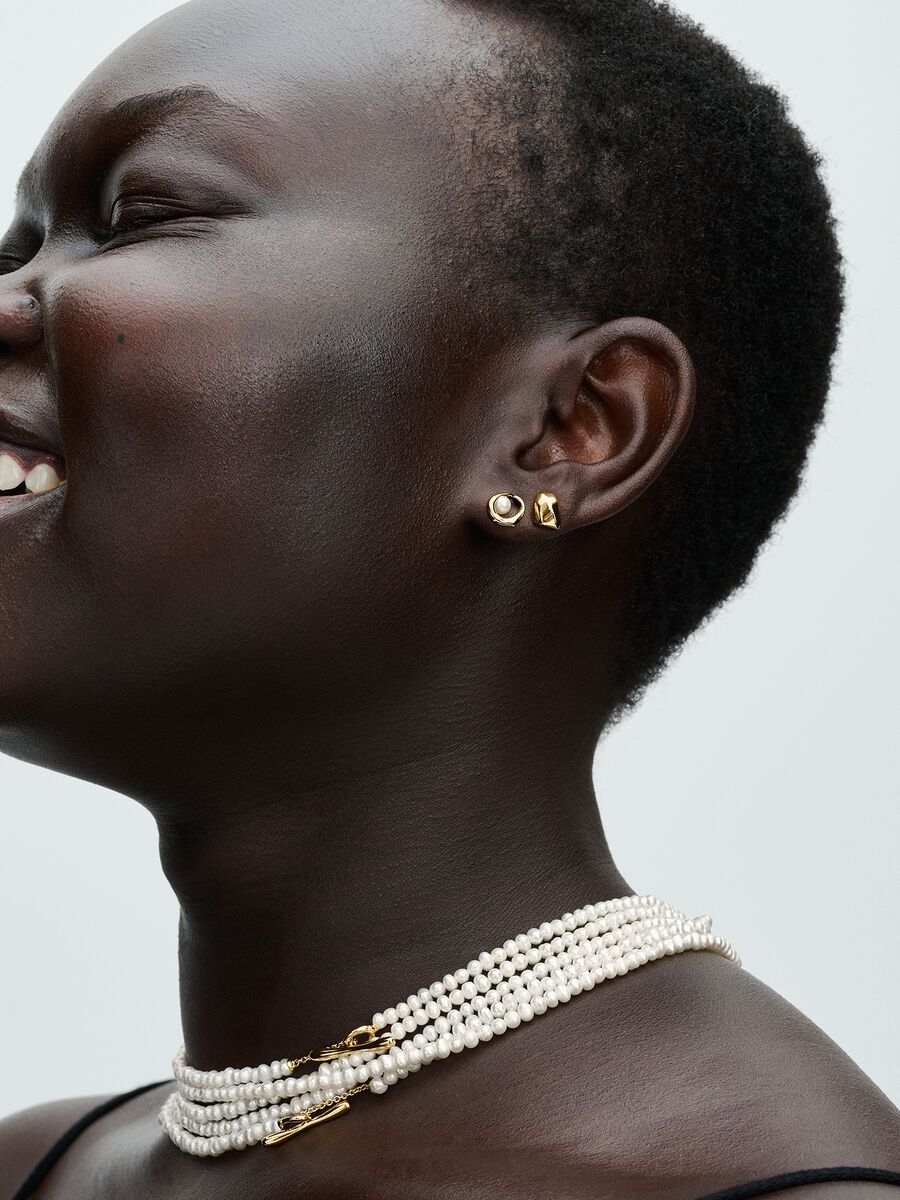 Brincos de espigão com design orgânico Revestimento de ouro 14k