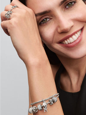 Conta Pendente Nó Infinito Pavé Prata