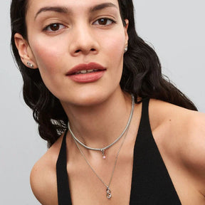 Brincos Espigão Nó Infinito