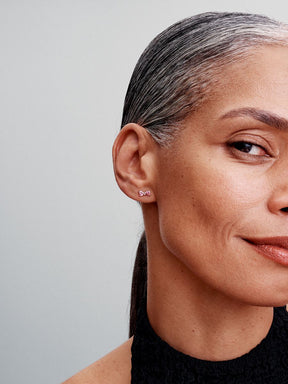 Brincos Espigão Laço Rosa Brilhante Prata