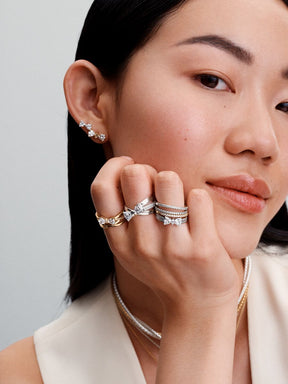 Brincos Espigão Laço Brilhante Revestimento de ouro 14k